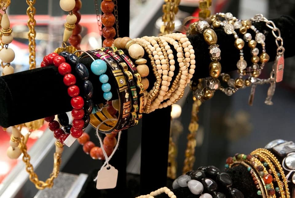 Step into the digital realm of unparalleled choices with “Bohe,” our flagship ecommerce venture.